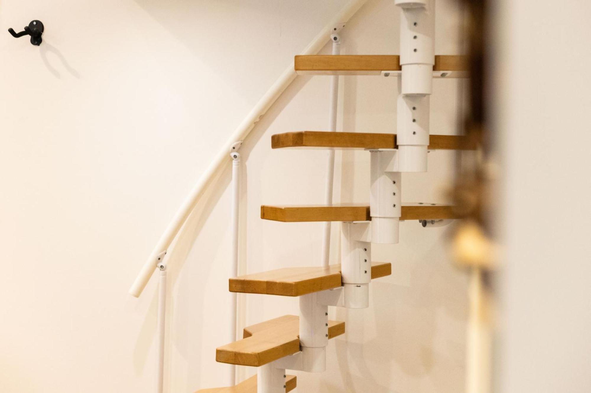 3.5 High Ceilings - Centrally Located London